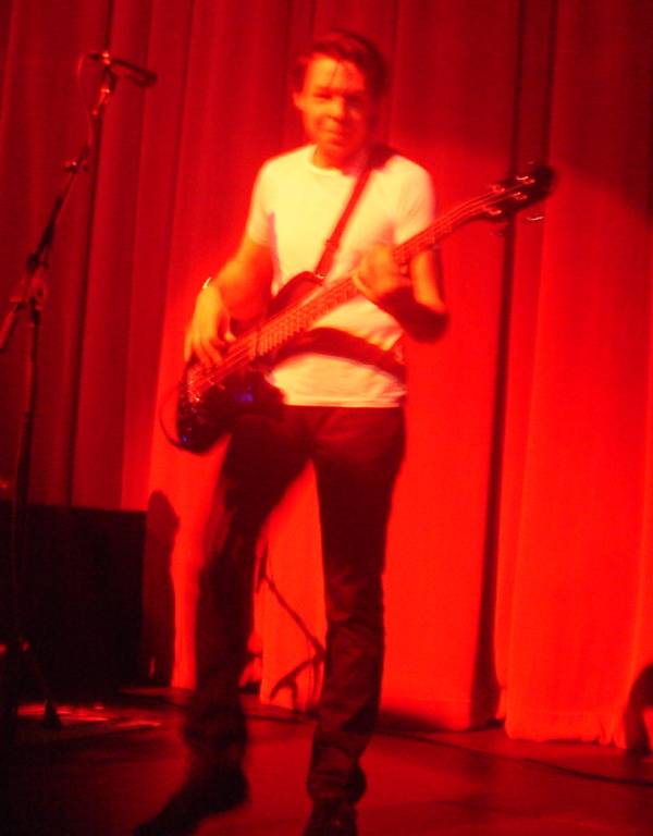 Kasim Sulton at AWATS gig, Stamford, CT, 09/09/09 - photo by MikeB