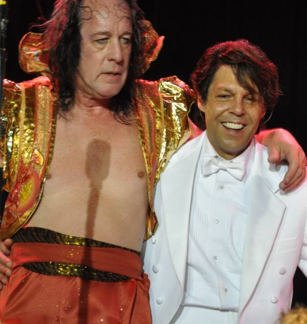 Kasim Sulton and Todd Rundgren at AWATS gig in Chicago, IL, 09/12/09 - photo by Whitney Burr