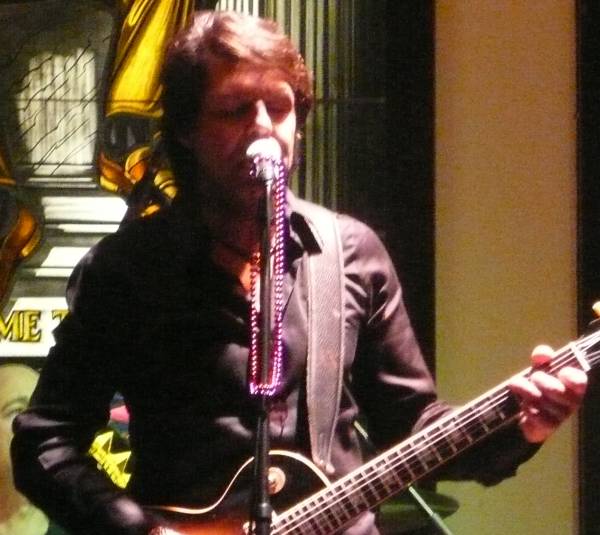 The Kasim Sulton Band at the Hard Rock Cafe, Philadelphia, PA - 20/11/09