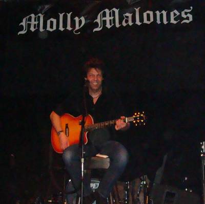 Kasim Sulton at Molly Malones, Los Angeles, CA, 12/3/09 - photos by OCSheri