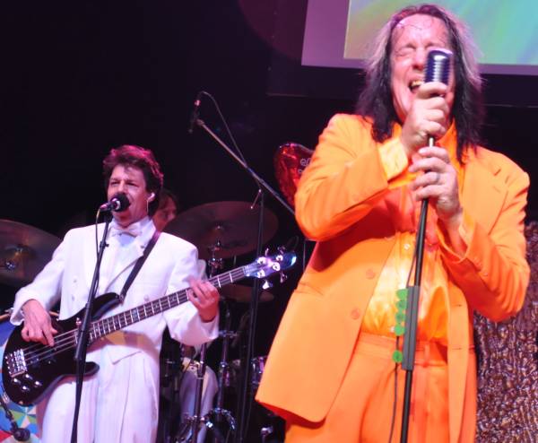 Kasim Sulton at the Todd Rundgren AWATS gig at the Orpheum Theatre, Los Angeles, CA, 12/04/09 - photo by Whitney Burr