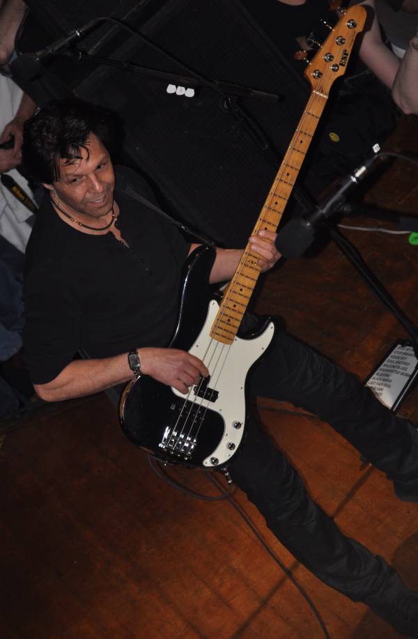 Kasim Sulton in Loncolnshire, IL, 04/16/10 - photo by Whitney Burr