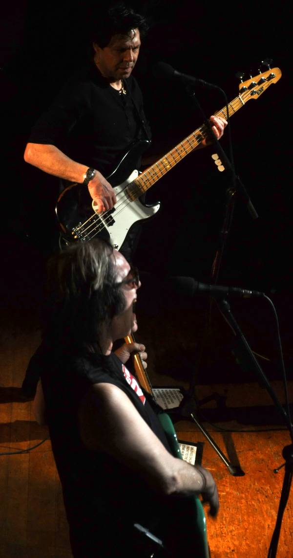 Kasim Sulton in Loncolnshire, IL, 04/16/10 - photo by Whitney Burr