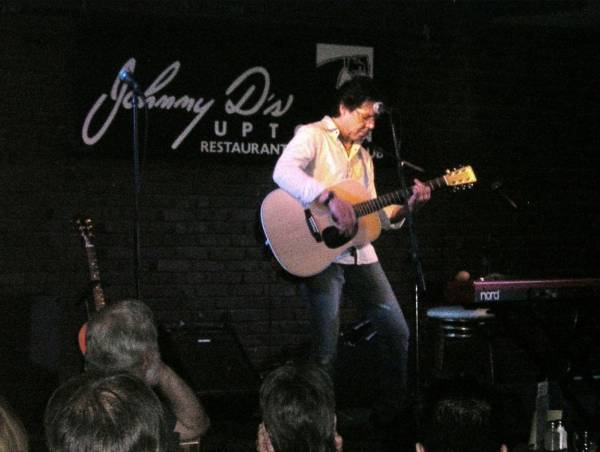 Kasim Sulton Johnny D's, Somerville, MA, 05/25/10 - photo by Eddie Goicuria