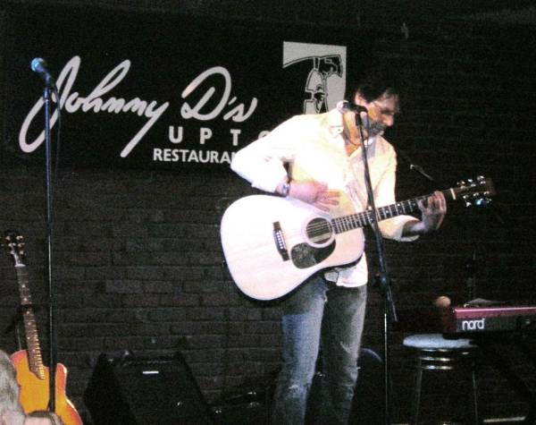 Kasim Sulton Johnny D's, Somerville, MA, 05/25/10 - photo by Eddie Goicuria