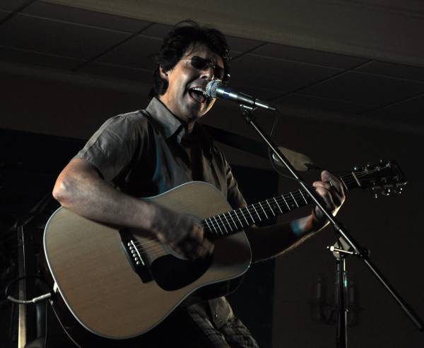 Kasim Sulton solo gig at Akron City Centre Hotel, 09/05/10 - Photo by Whitney Burr