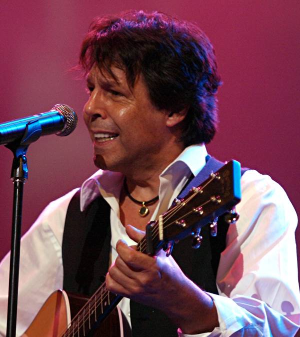 Kasim Sulton at the Glen Burtnik & Friends Jersey Beatles Bash IV, 09/18/10 - Photo by Gary Goat Goveia