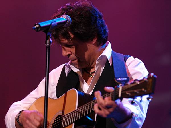 Kasim Sulton at the Glen Burtnik & Friends Jersey Beatles Bash IV, 09/18/10 - Photo by Gary Goat Goveia