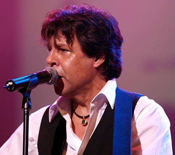 Kasim Sulton at the Glen Burtnik & Friends Jersey Beatles Bash IV, 09/18/10 - Photo by Gary Goat Goveia