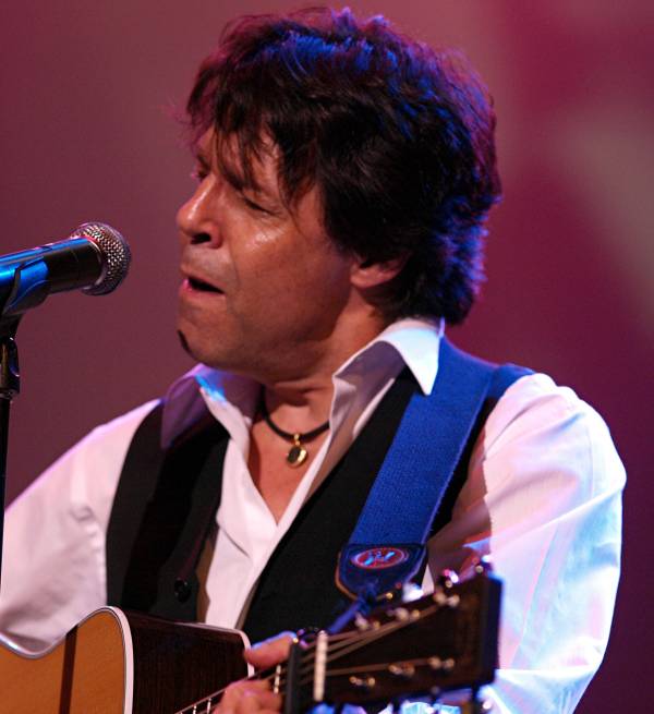 Kasim Sulton at the Glen Burtnik & Friends Jersey Beatles Bash IV, 09/18/10 - Photo by Gary Goat Goveia