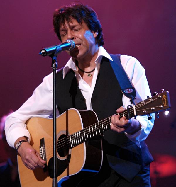 Kasim Sulton at the Glen Burtnik & Friends Jersey Beatles Bash IV, 09/18/10 - Photo by Gary Goat Goveia