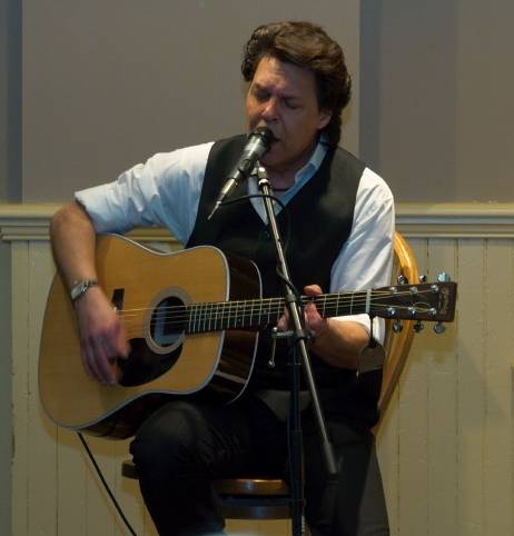 Kasim Sulton fundraiser gig at Hopewell Railroad Station, Hopewell, NJ, 3/5/2011 - Photo by John Pearson