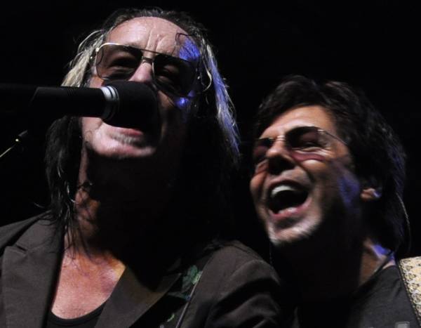 Kasim Sulton and Todd Rundgren at Summerfest, Milwukee, WI, 07/10/11 - photo by Whitney Burr