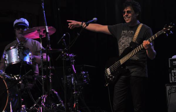 Kasim Sulton and Todd Rundgren at Summerfest, Milwukee, WI, 07/10/11 - photo by Whitney Burr