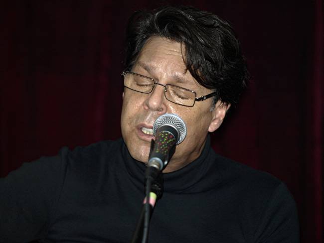 Kasim Sulton solo gig at The Record Collector, Bordentown, NJ, 11/17/2012 - photo by Gary Goat Goveia