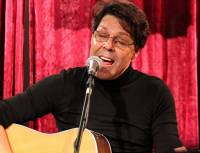 Kasim Sulton solo gig at The Record Collector, Bordentown, NJ, 11/17/2012 - photo by Gary Goat Goveia