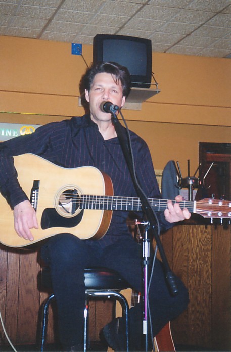 Kasim Sulton at The Beachland Ballroom, Cleveland, 02/08/02