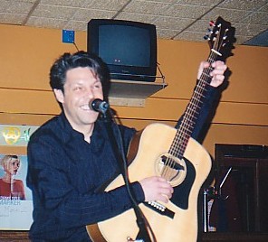 Kasim Sulton at The Beachland Ballroom, Cleveland, 02/08/02