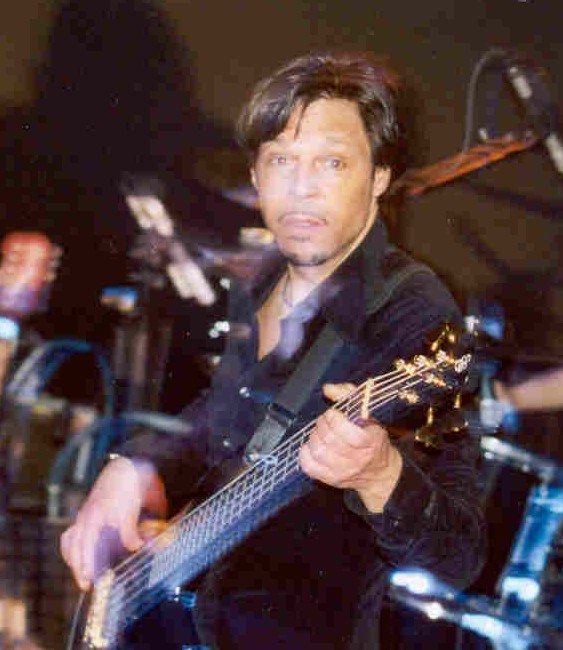 Kasim Sulton as part of The Pat Travers Band 3/14/03 (Photo by Gary Goveia)