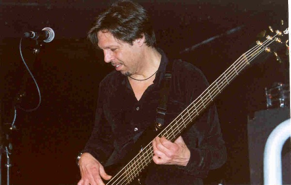 Kasim Sulton as part of The Pat Travers Band 3/14/03 (Photo by Gary Goveia)