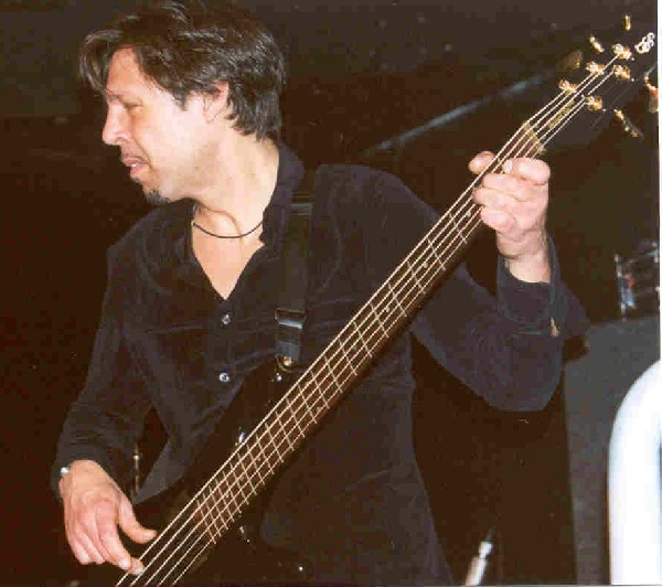 Kasim Sulton as part of The Pat Travers Band 3/14/03 (Photo by Gary Goveia)