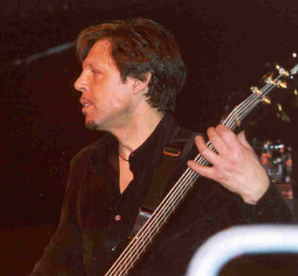 Kasim Sulton as part of The Pat Travers Band 3/14/03 (Photo by Gary Goveia)