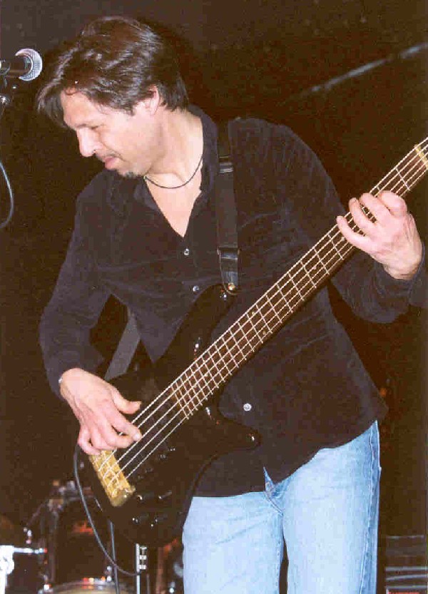 Kasim Sulton as part of The Pat Travers Band 3/14/03 (Photo by Gary Goveia)