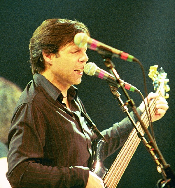 Kasim Sulton in Westbury (Photo by Gary Goveia)