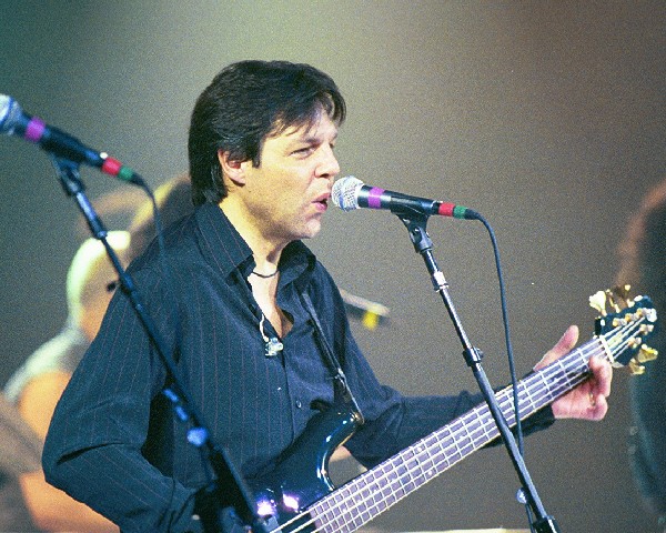 Kasim Sulton in Westbury (Photo by Gary Goveia)