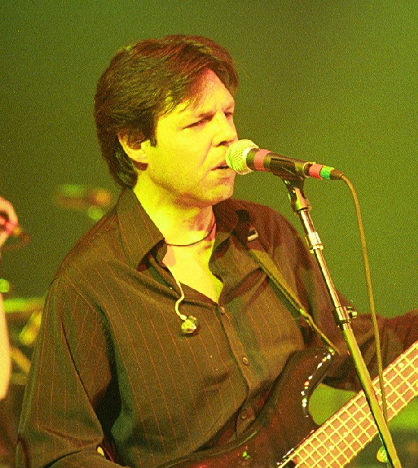 Kasim Sulton in Westbury (Photo by Gary Goveia)