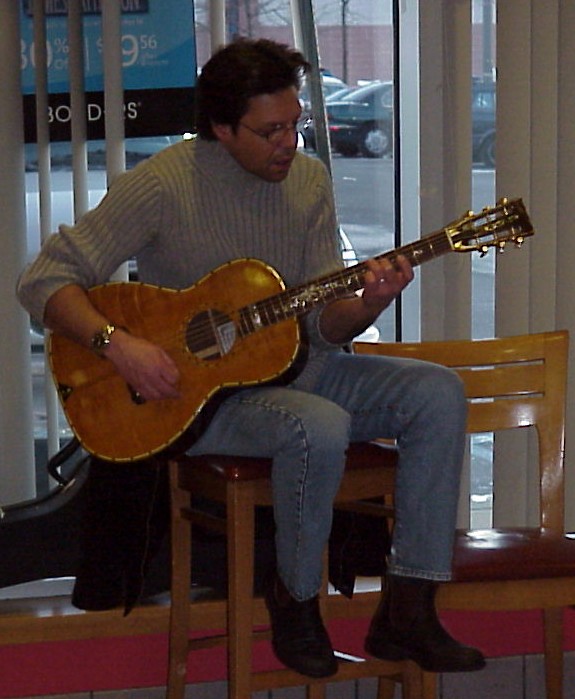 Kasim Sulton in Westbury (Photo by Gary Goveia)