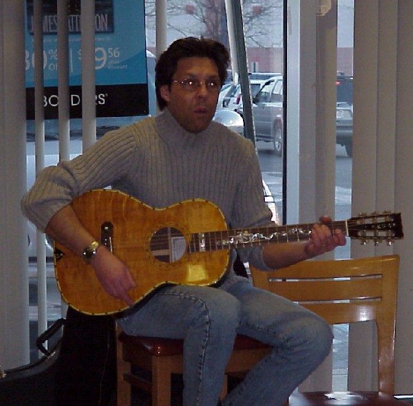 Kasim Sulton in Westbury (Photo by Gary Goveia)