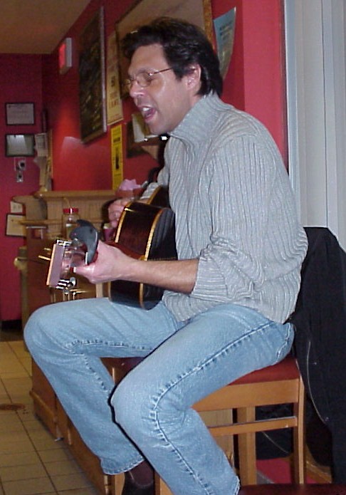 Kasim Sulton in Westbury (Photo by Gary Goveia)