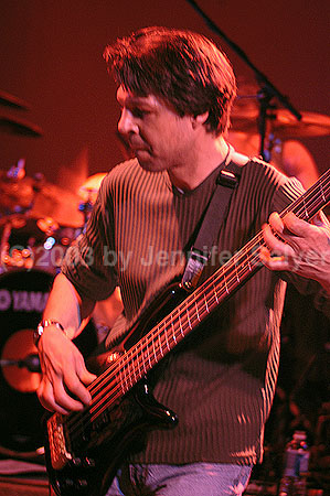 Kasim Sulton as part of The Pat Travers Band 3/22/03 (Photo by Jennifer Salyer)