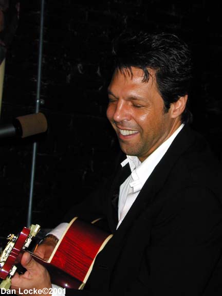 Kasim Sulton at The Abbey Pub, Chicago, 8/10/01 - photo by Dan Locke