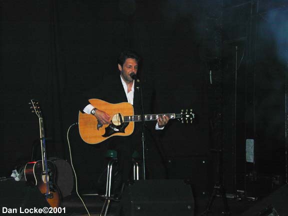 Kasim Sulton at The Abbey Pub, Chicago, 8/10/01 - photo by Dan Locke