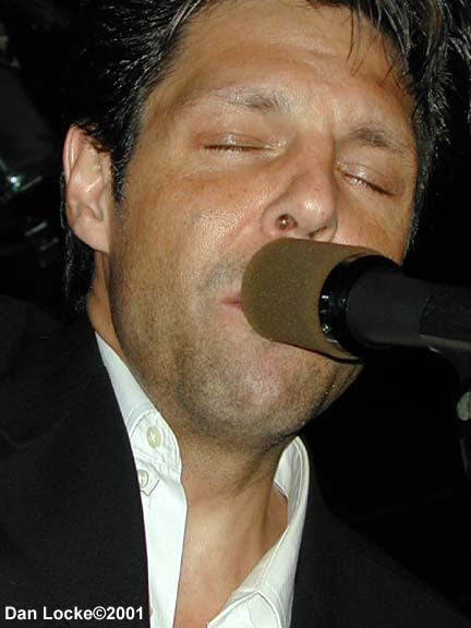 Kasim Sulton at The Abbey Pub, Chicago, 8/10/01 - photo by Dan Locke