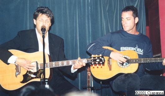 Kasim Sulton at The Tin Angel, Philadelphia, 8/15/01 - photo by Frank Ciapanna