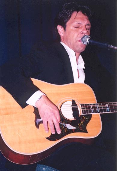 Kasim Sulton at The Little Theatre, Rochester, NY, 8/24/01 - photo by Frank Ciapanna